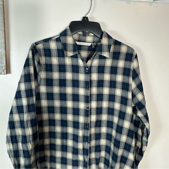 Soft surroundings velvet and crochett shirt - Picture 3 of 8